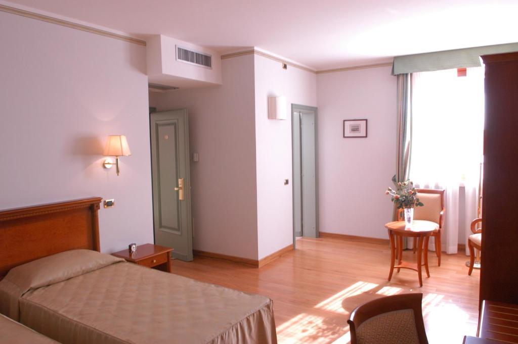 Pilgrim'S Hotel Cicognolo Quarto foto